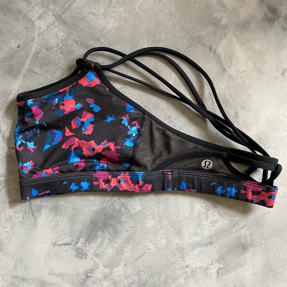 SOLD! 🖤LULULEMON Make A Move Floral Bra! - Picture 4 of 6